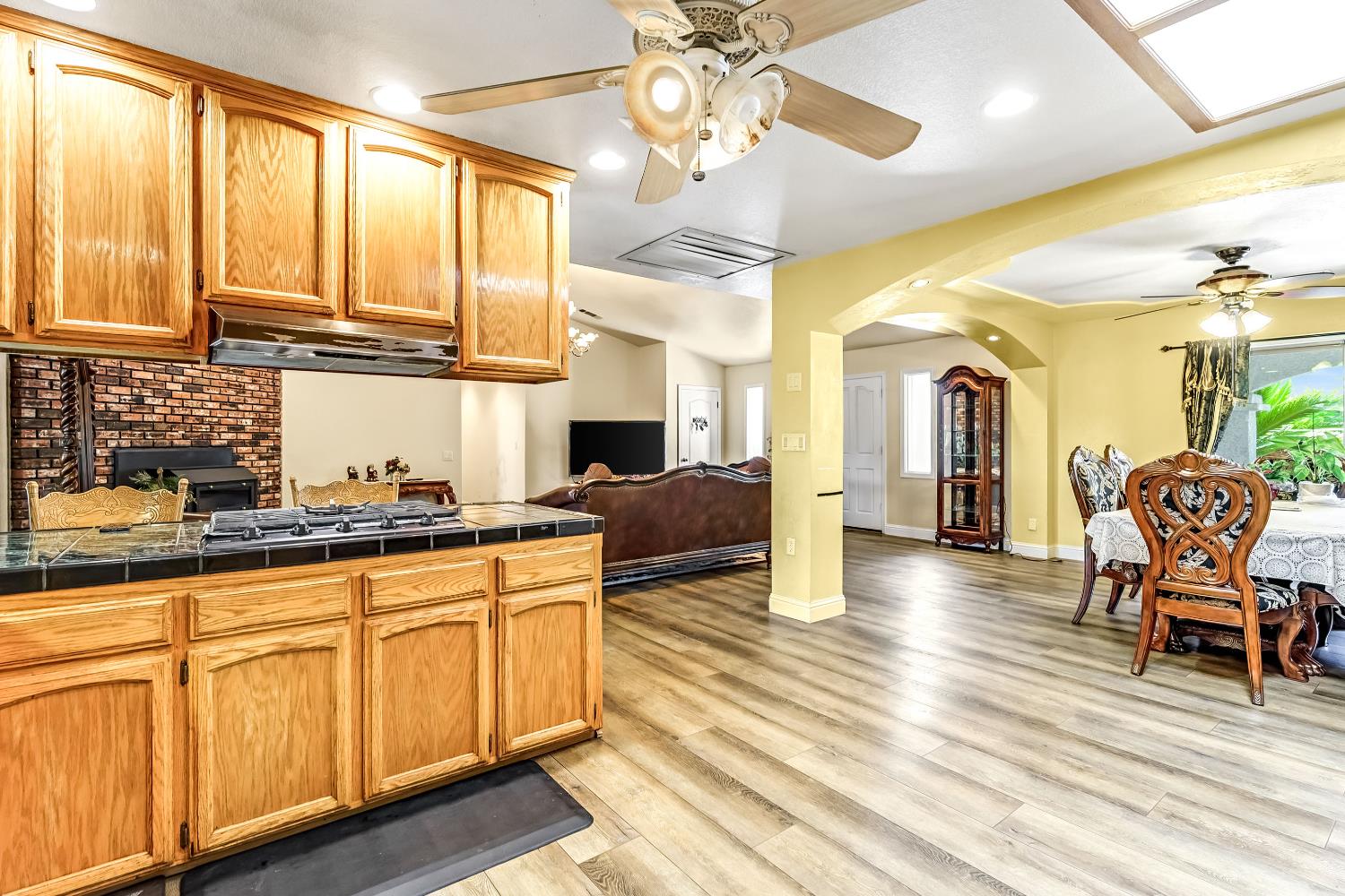 12743 E Gettysburg Ave, Sanger, CA 93657