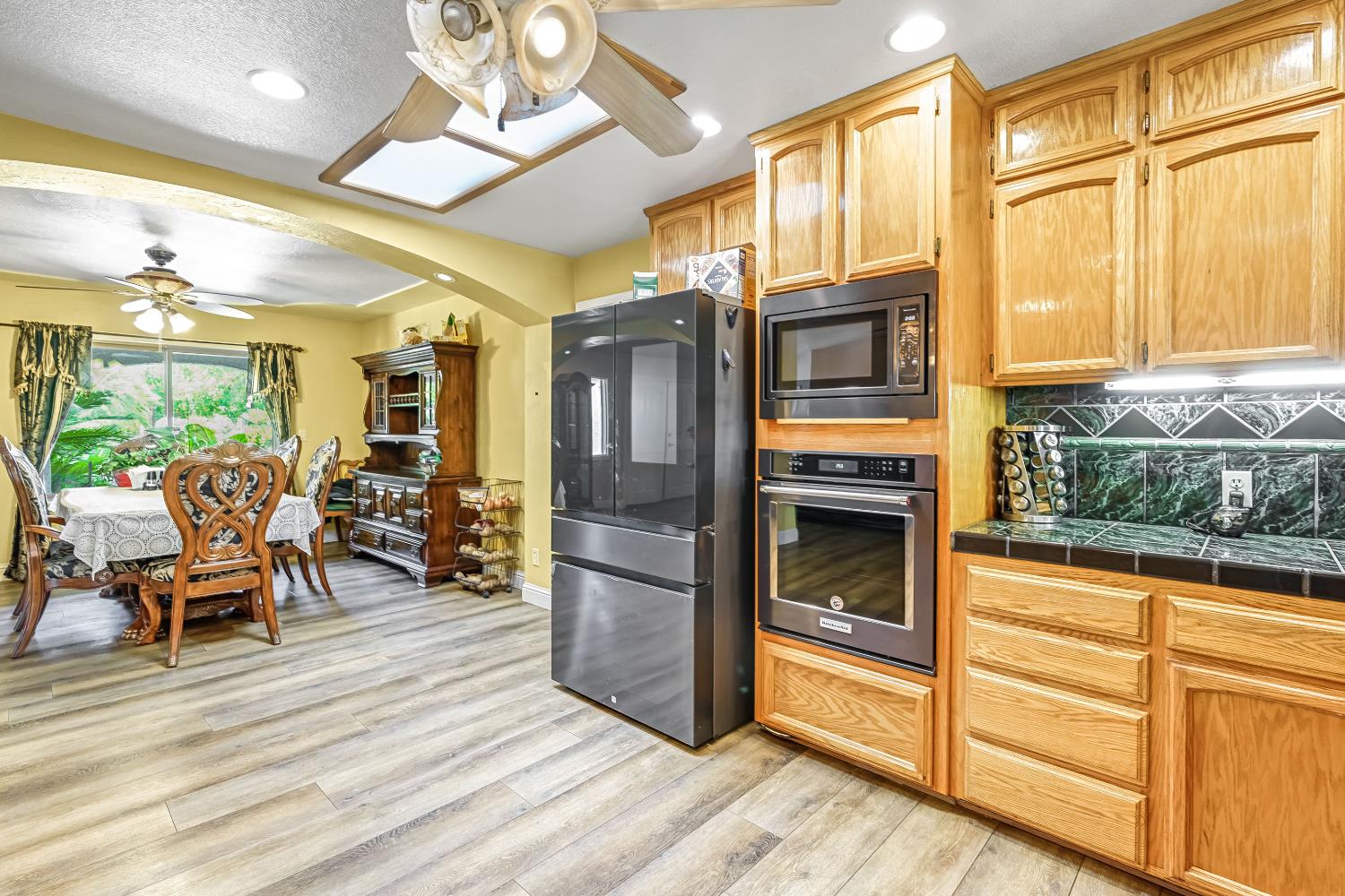 12743 E Gettysburg Ave, Sanger, CA 93657