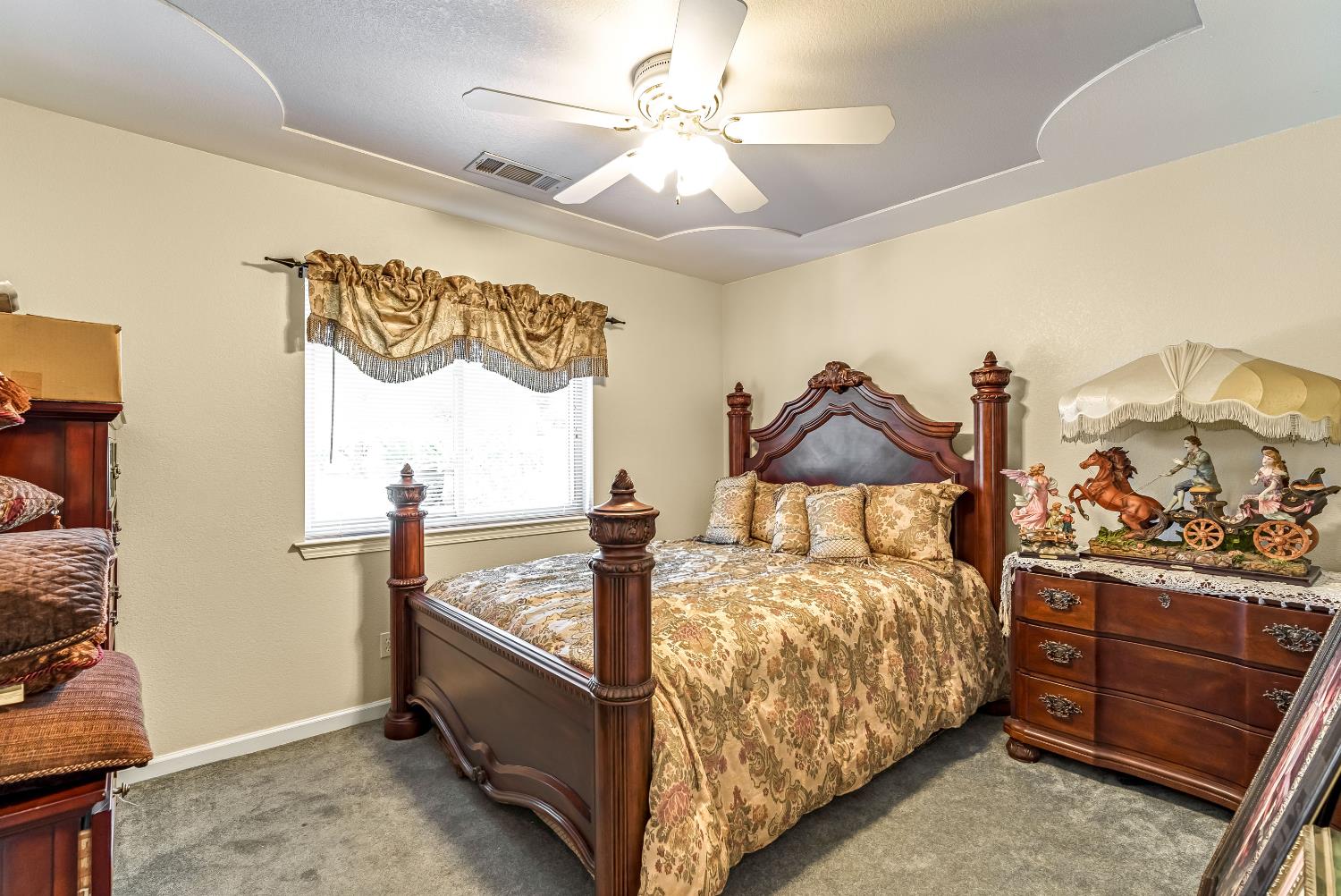 12743 E Gettysburg Ave, Sanger, CA 93657