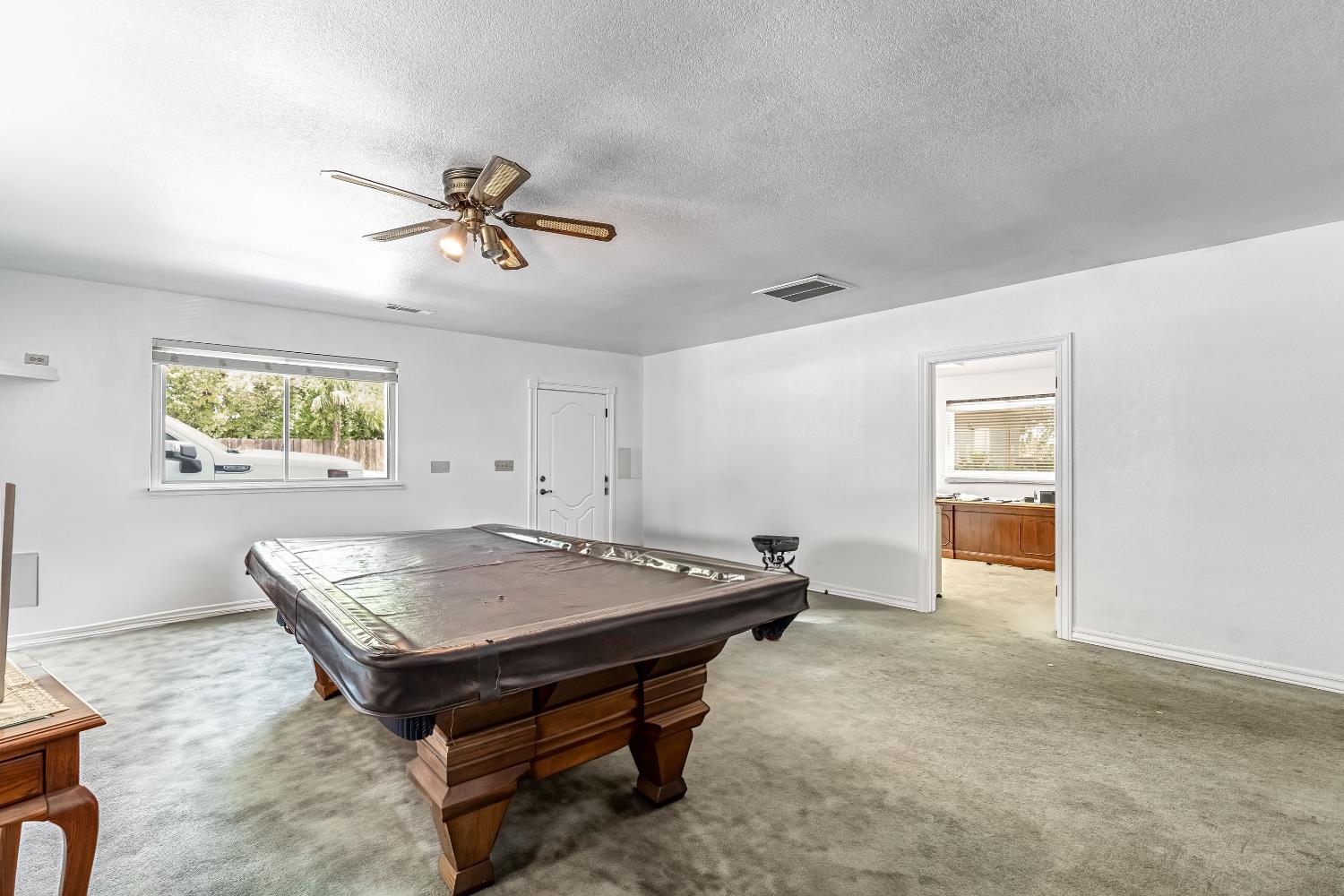 12743 E Gettysburg Ave, Sanger, CA 93657