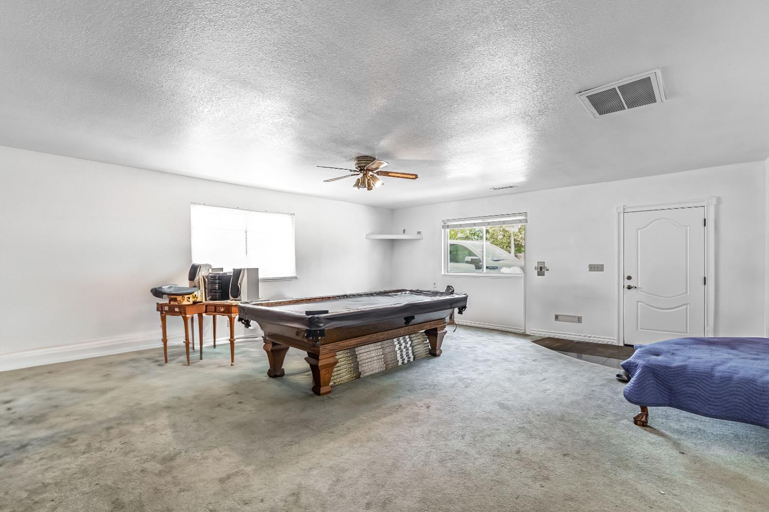 12743 E Gettysburg Ave, Sanger, CA 93657