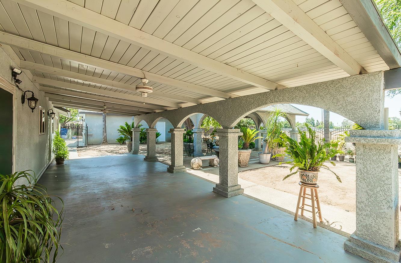 12743 E Gettysburg Ave, Sanger, CA 93657