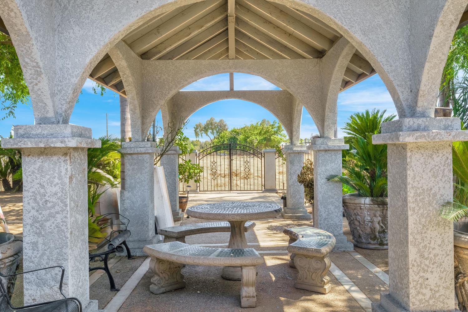 12743 E Gettysburg Ave, Sanger, CA 93657