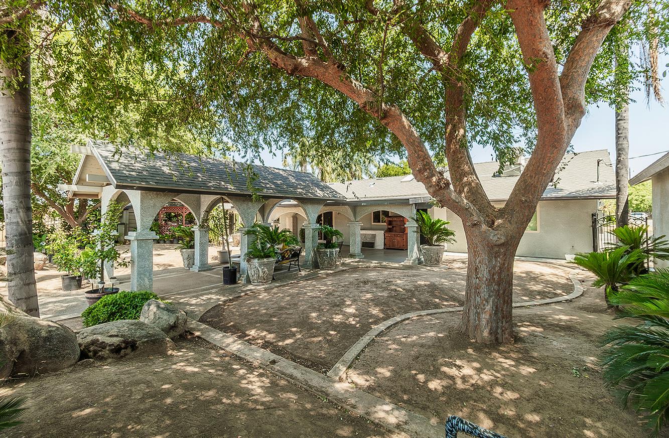 12743 E Gettysburg Ave, Sanger, CA 93657