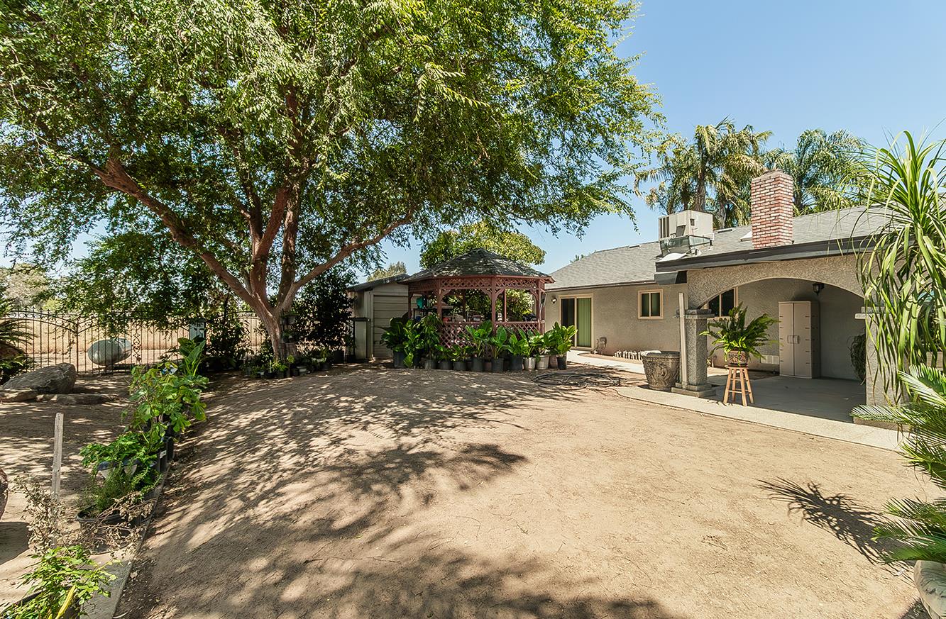 12743 E Gettysburg Ave, Sanger, CA 93657