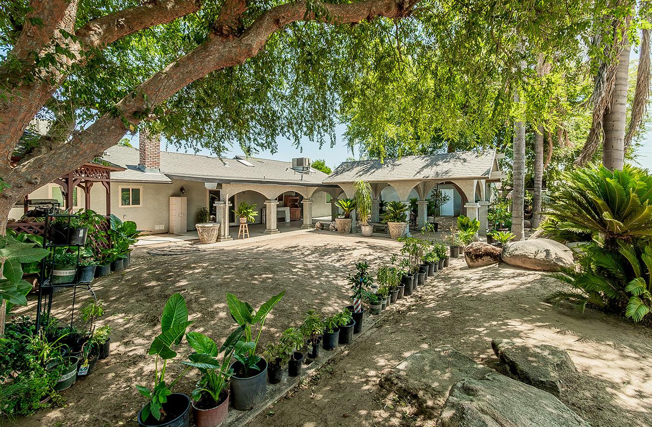 12743 E Gettysburg Ave, Sanger, CA 93657