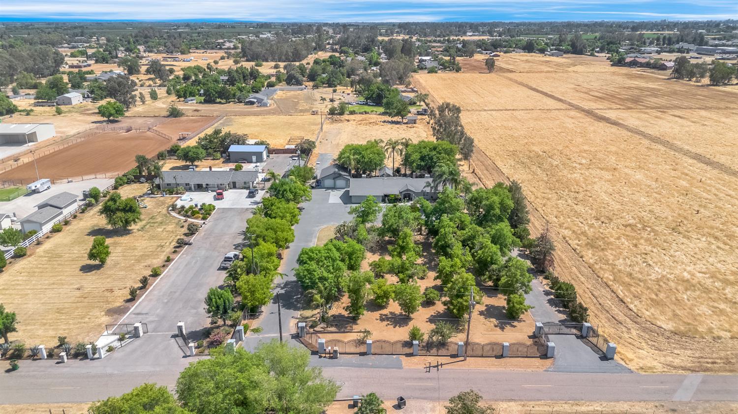 12743 E Gettysburg Ave, Sanger, CA 93657