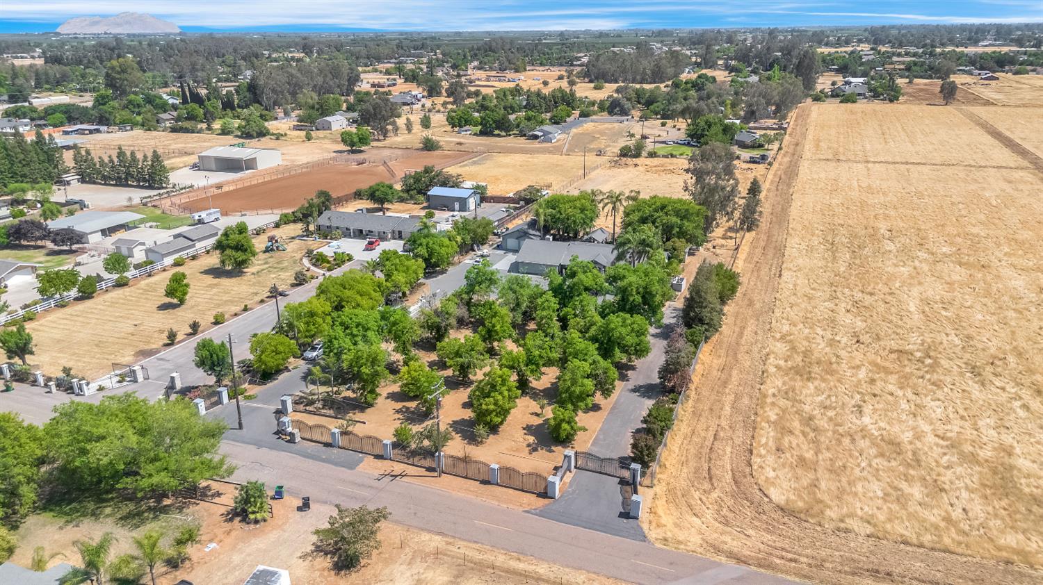 12743 E Gettysburg Ave, Sanger, CA 93657
