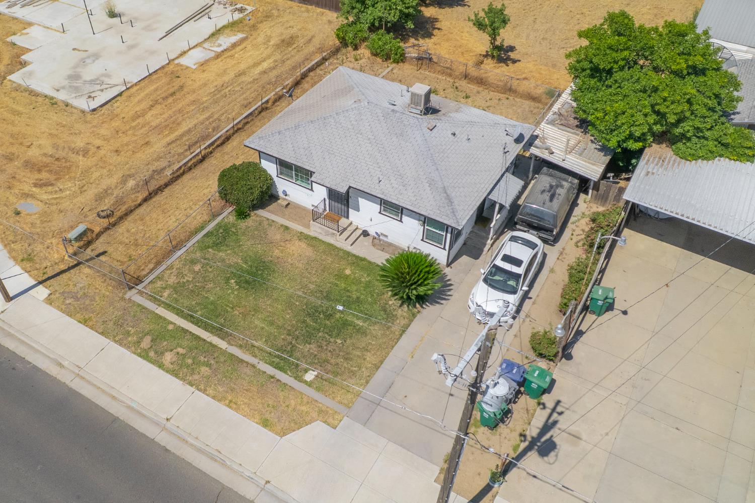 1803 Mitchell Ave, Selma, CA 93662