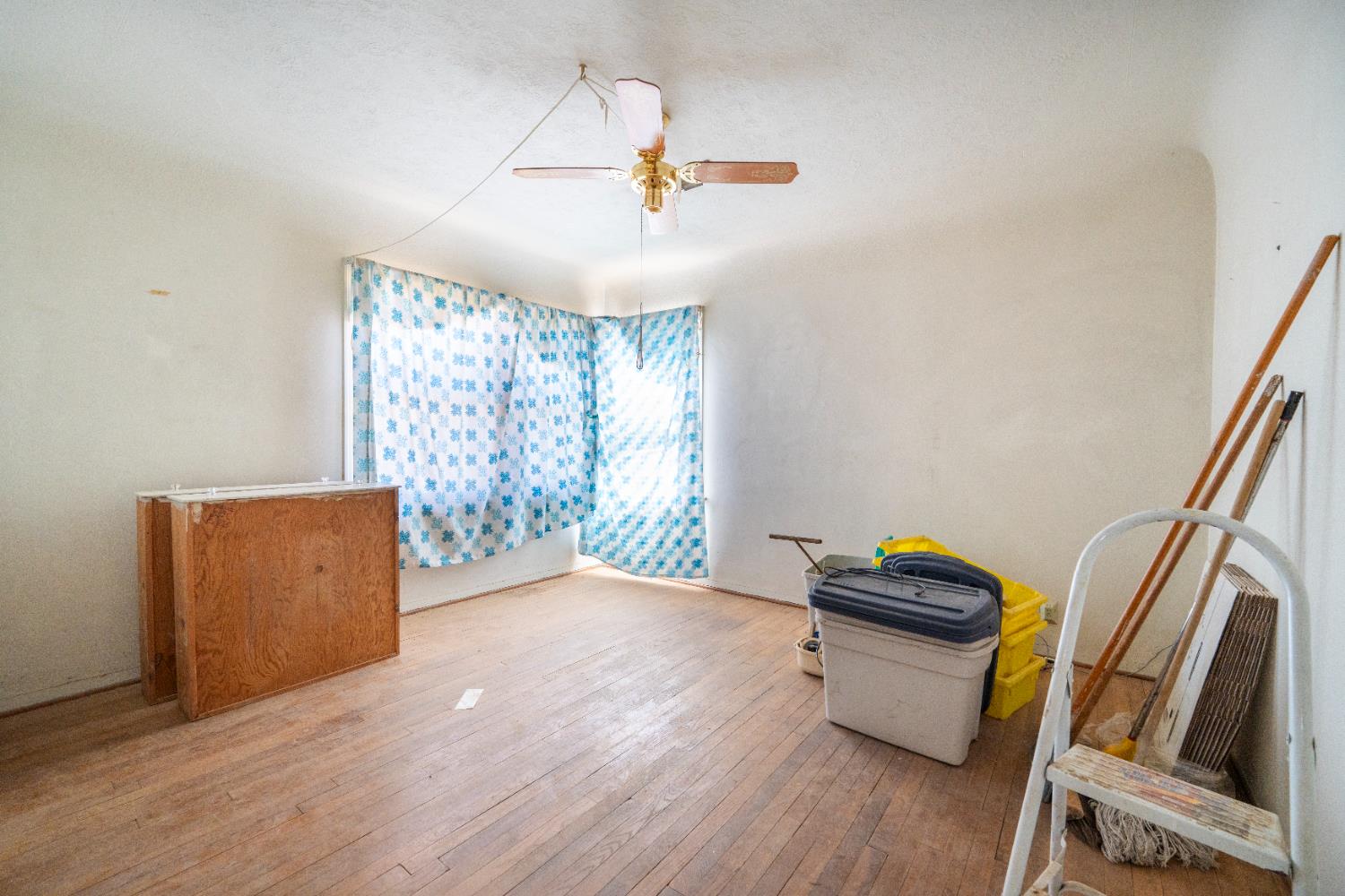 1803 Mitchell Ave, Selma, CA 93662