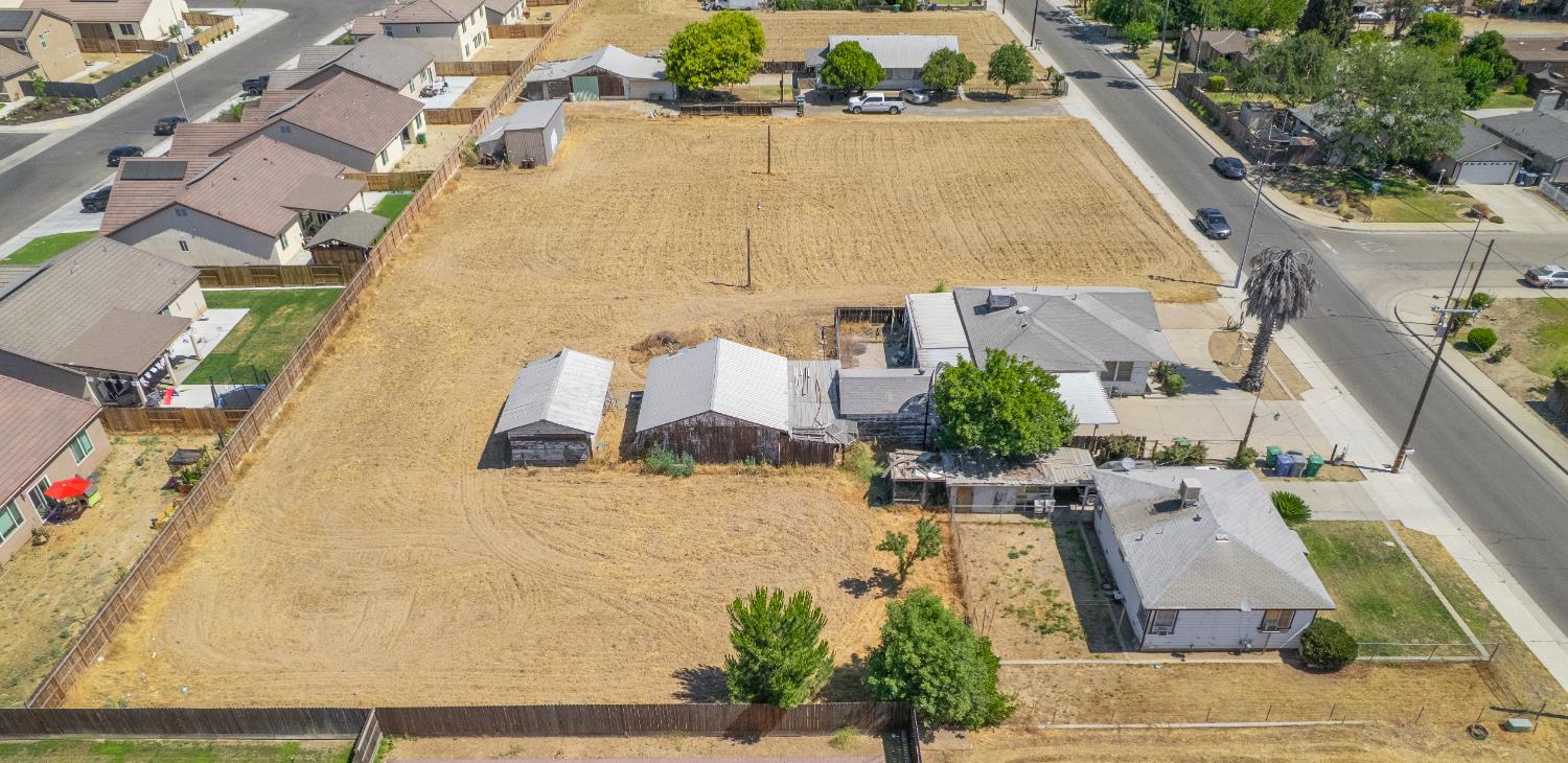 1803 Mitchell Ave, Selma, CA 93662