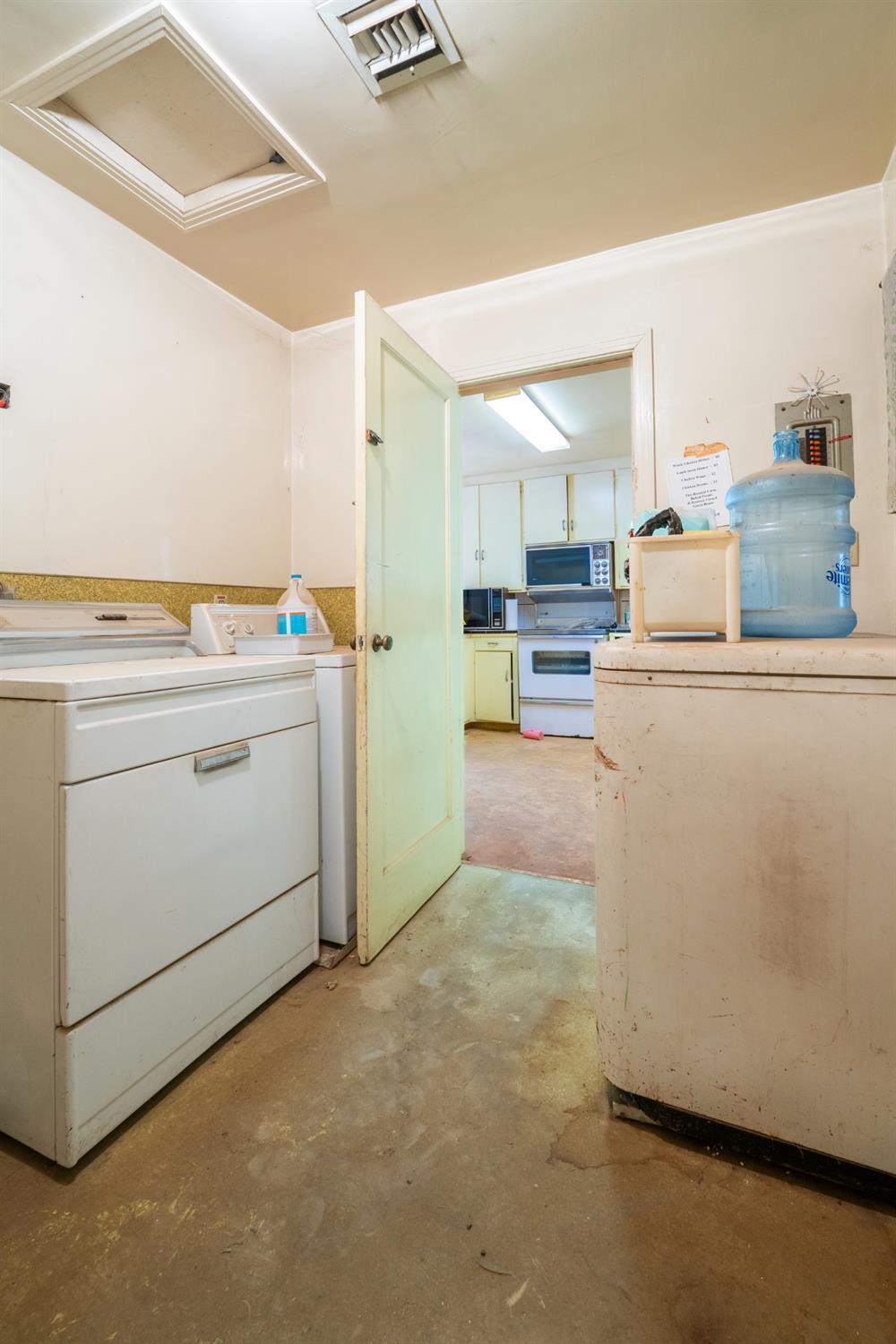 1803 Mitchell Ave, Selma, CA 93662