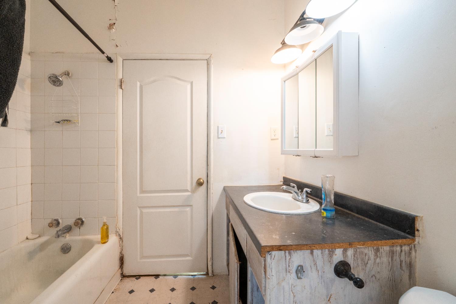 1803 Mitchell Ave, Selma, CA 93662