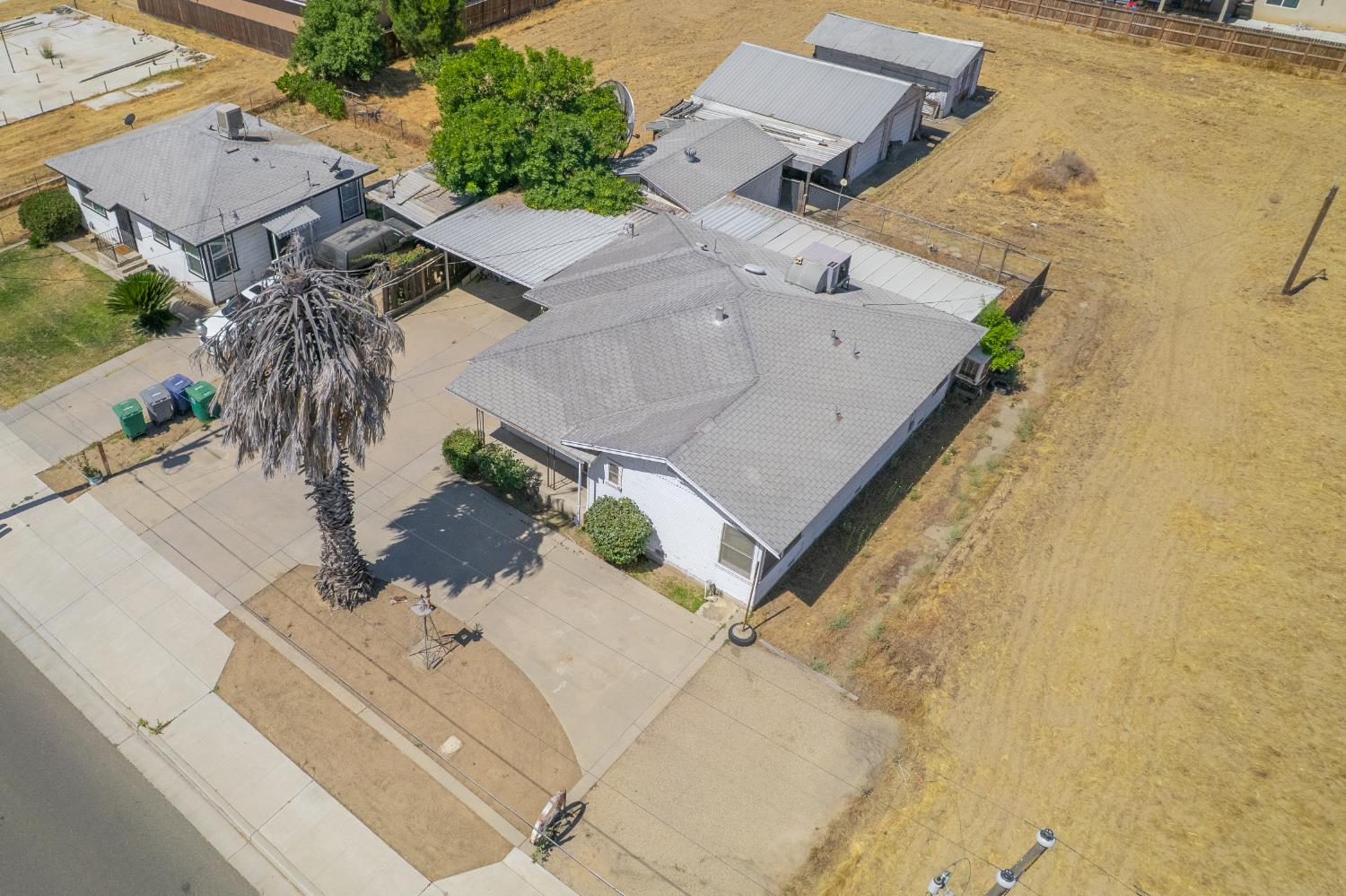 1803 Mitchell Ave, Selma, CA 93662