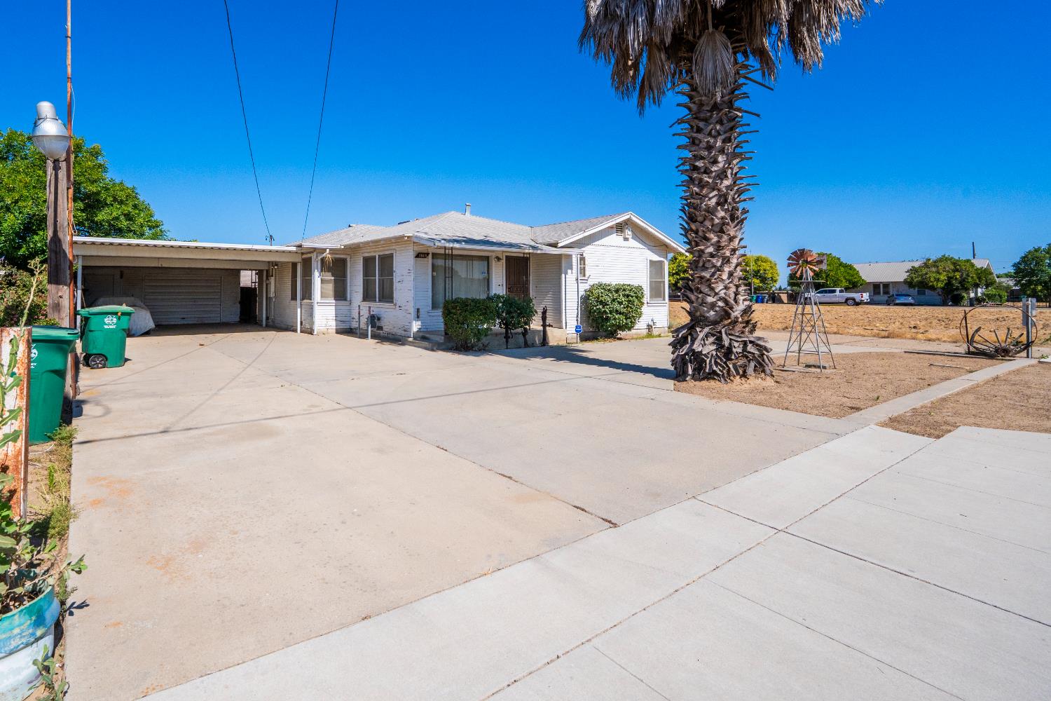 1803 Mitchell Ave, Selma, CA 93662