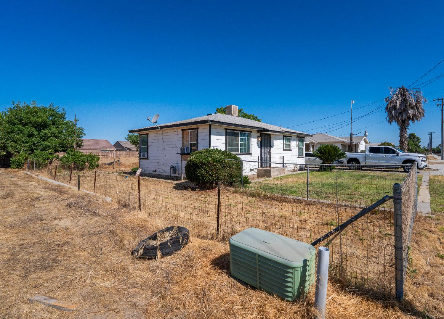 1803 Mitchell Ave, Selma, CA 93662