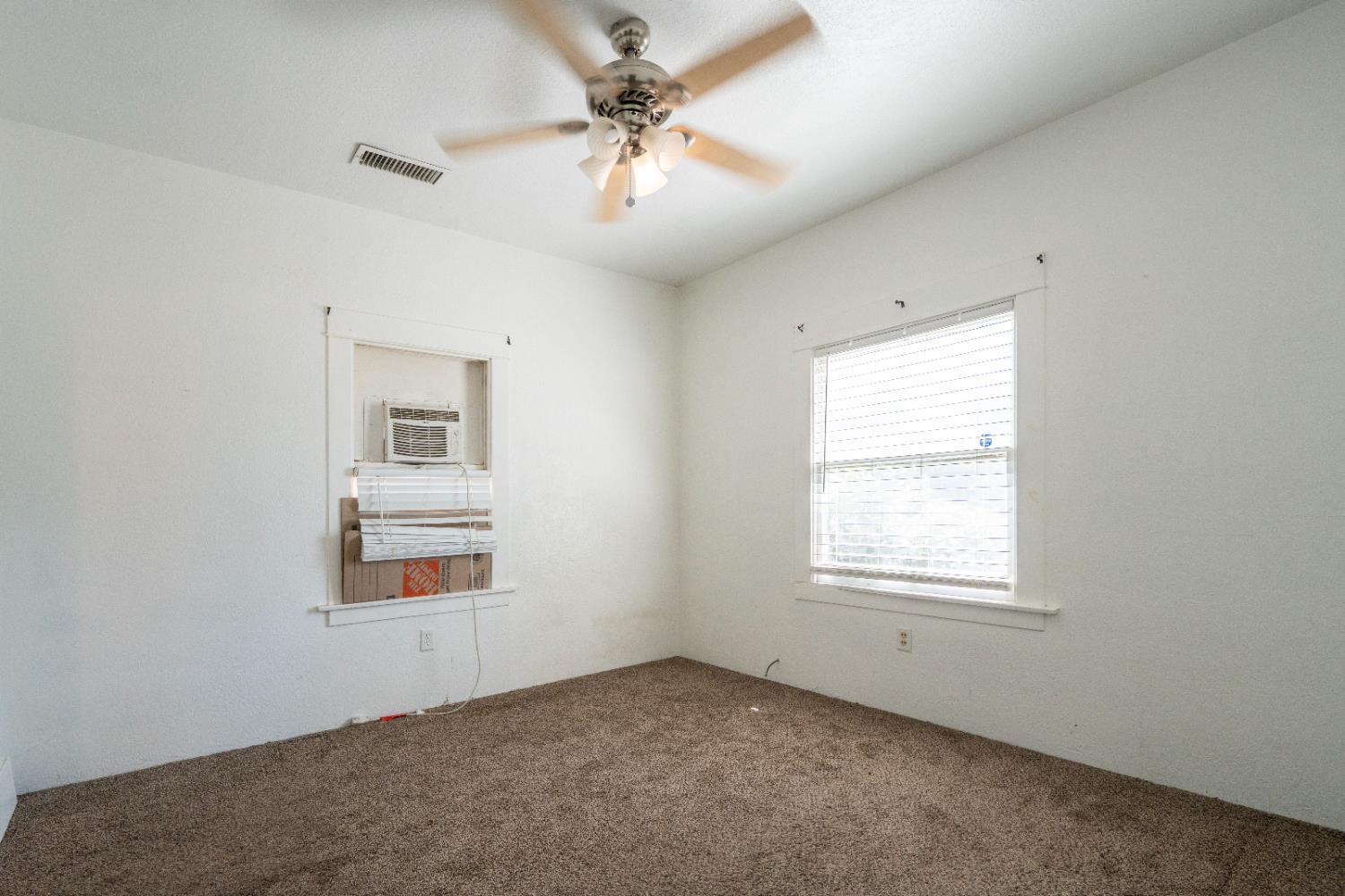 1803 Mitchell Ave, Selma, CA 93662