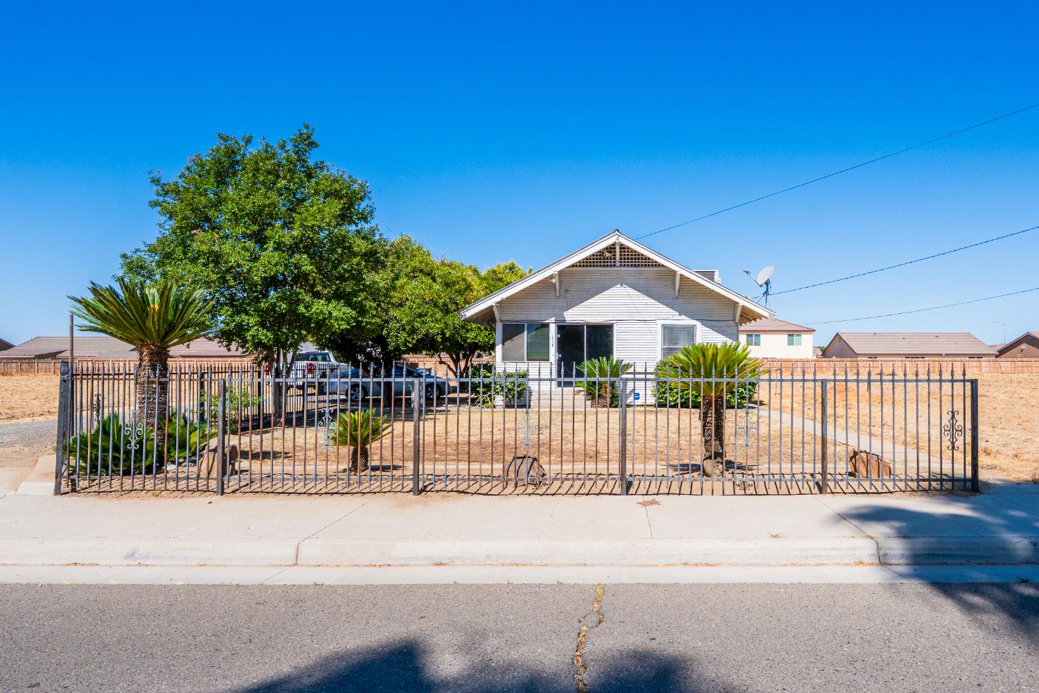 1803 Mitchell Ave, Selma, CA 93662