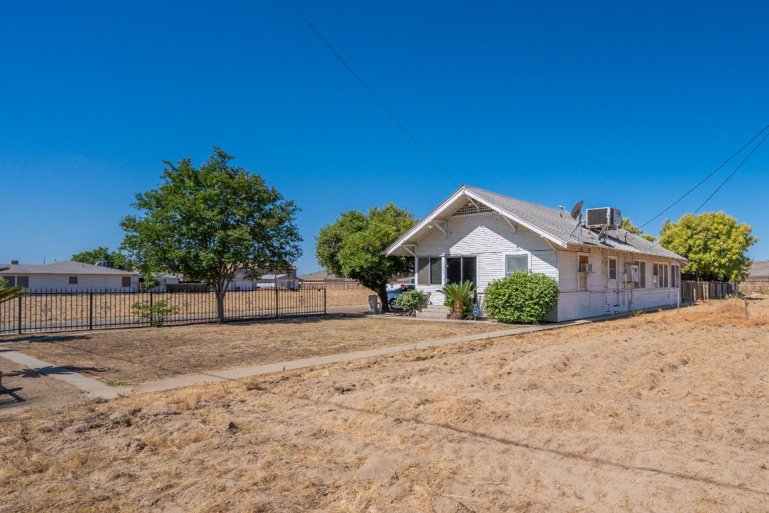 1803 Mitchell Ave, Selma, CA 93662