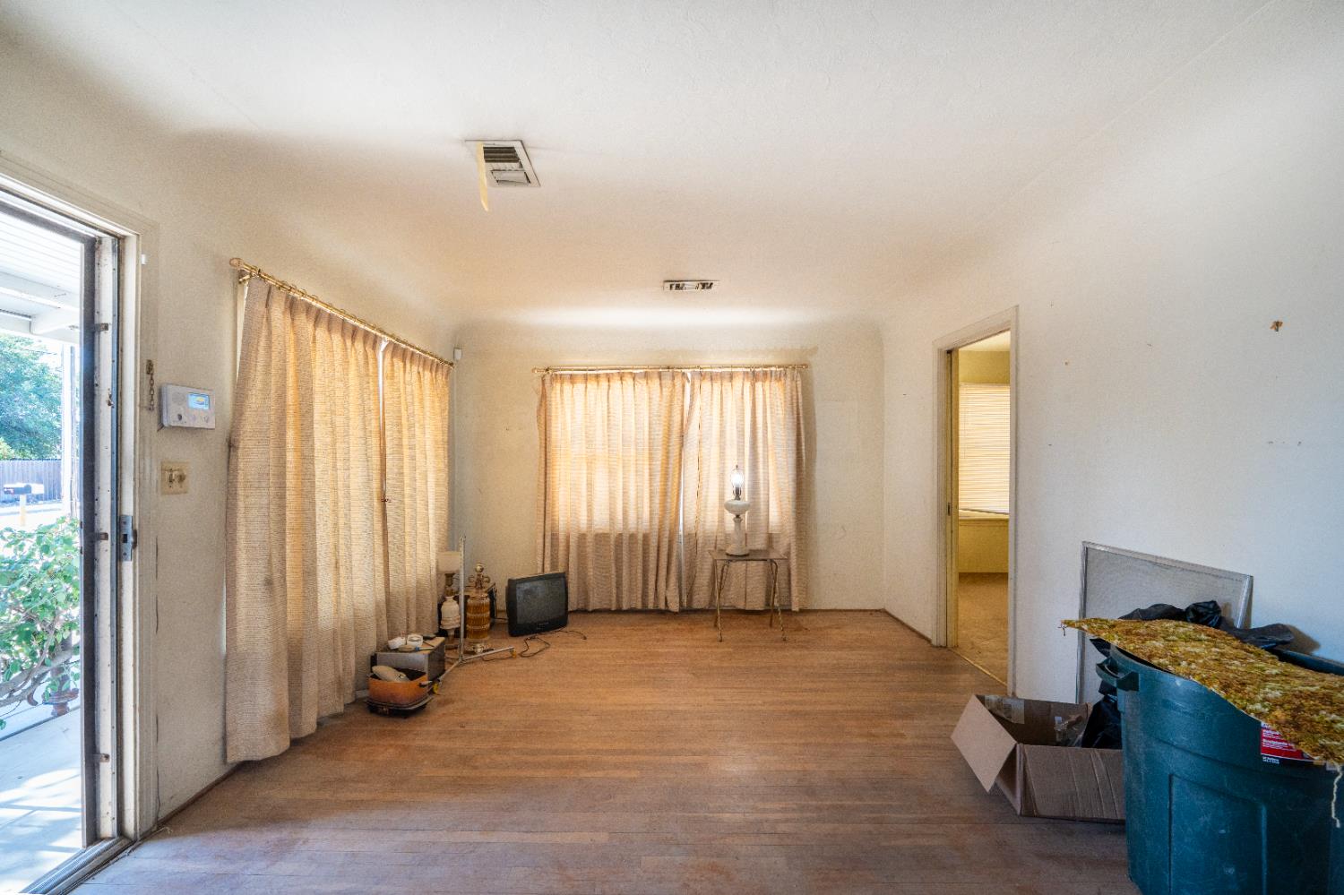 1803 Mitchell Ave, Selma, CA 93662