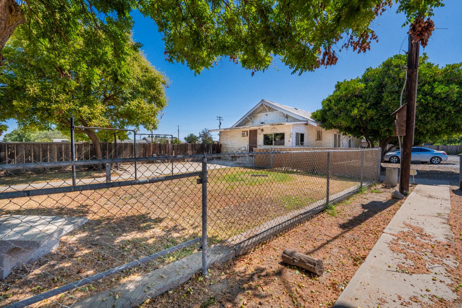 1803 Mitchell Ave, Selma, CA 93662