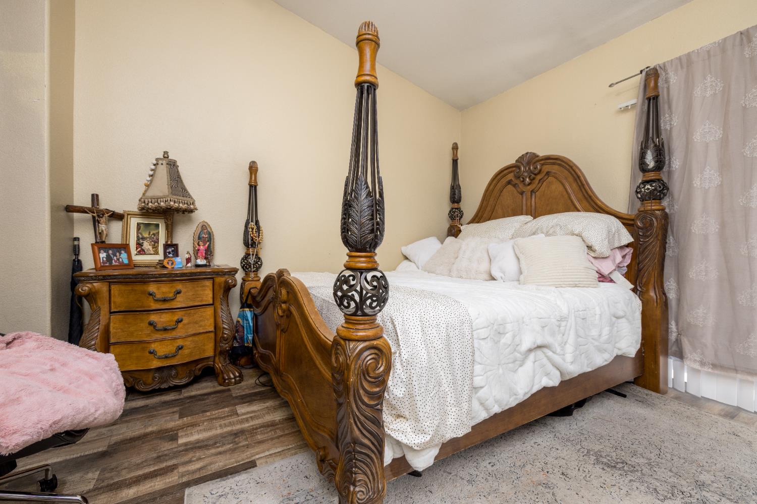 279 N Douglas, Fresno, CA 93727