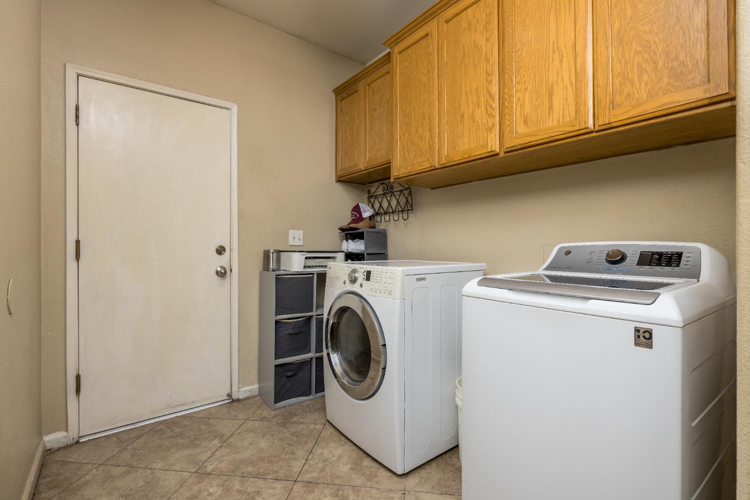 279 N Douglas, Fresno, CA 93727