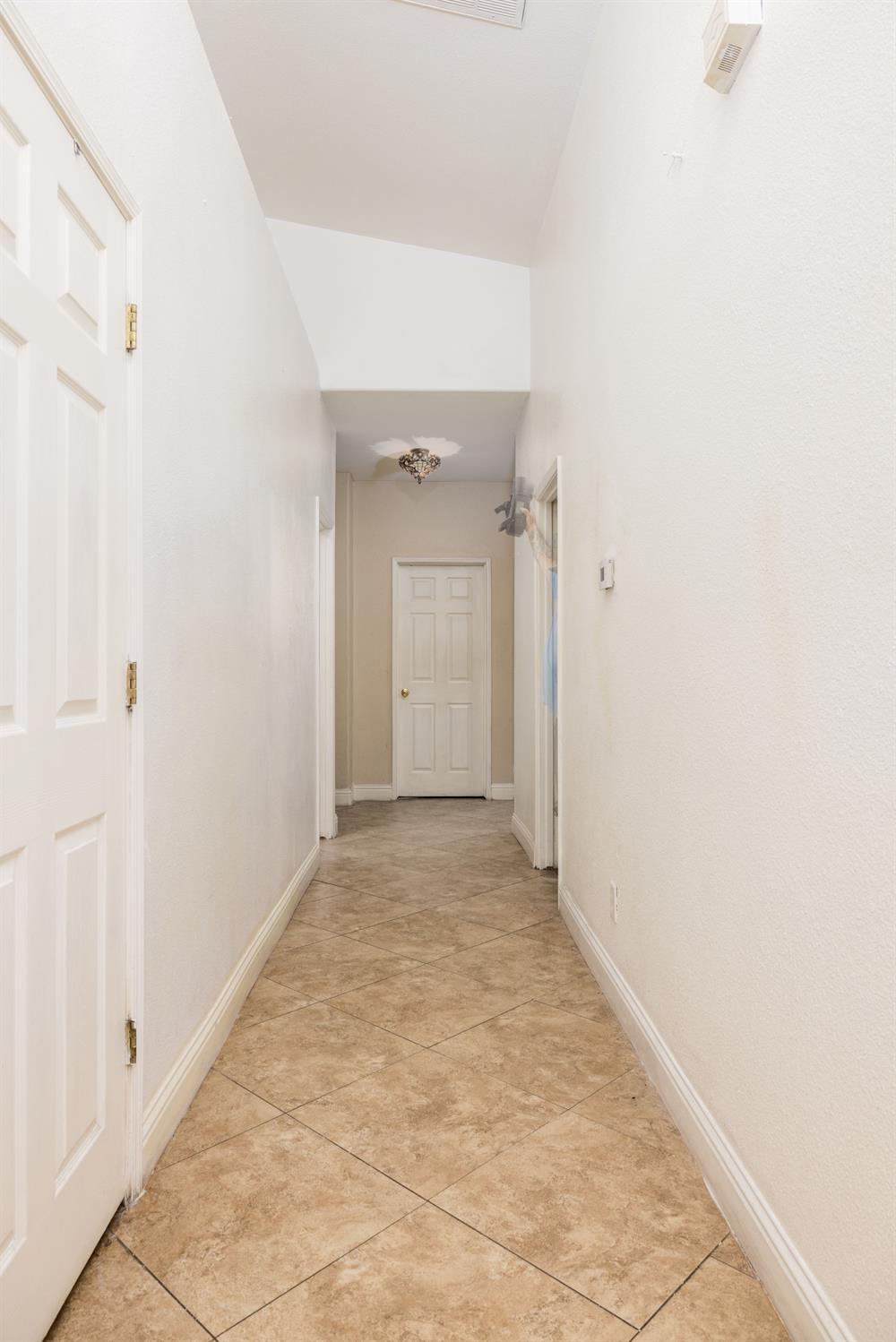 279 N Douglas, Fresno, CA 93727