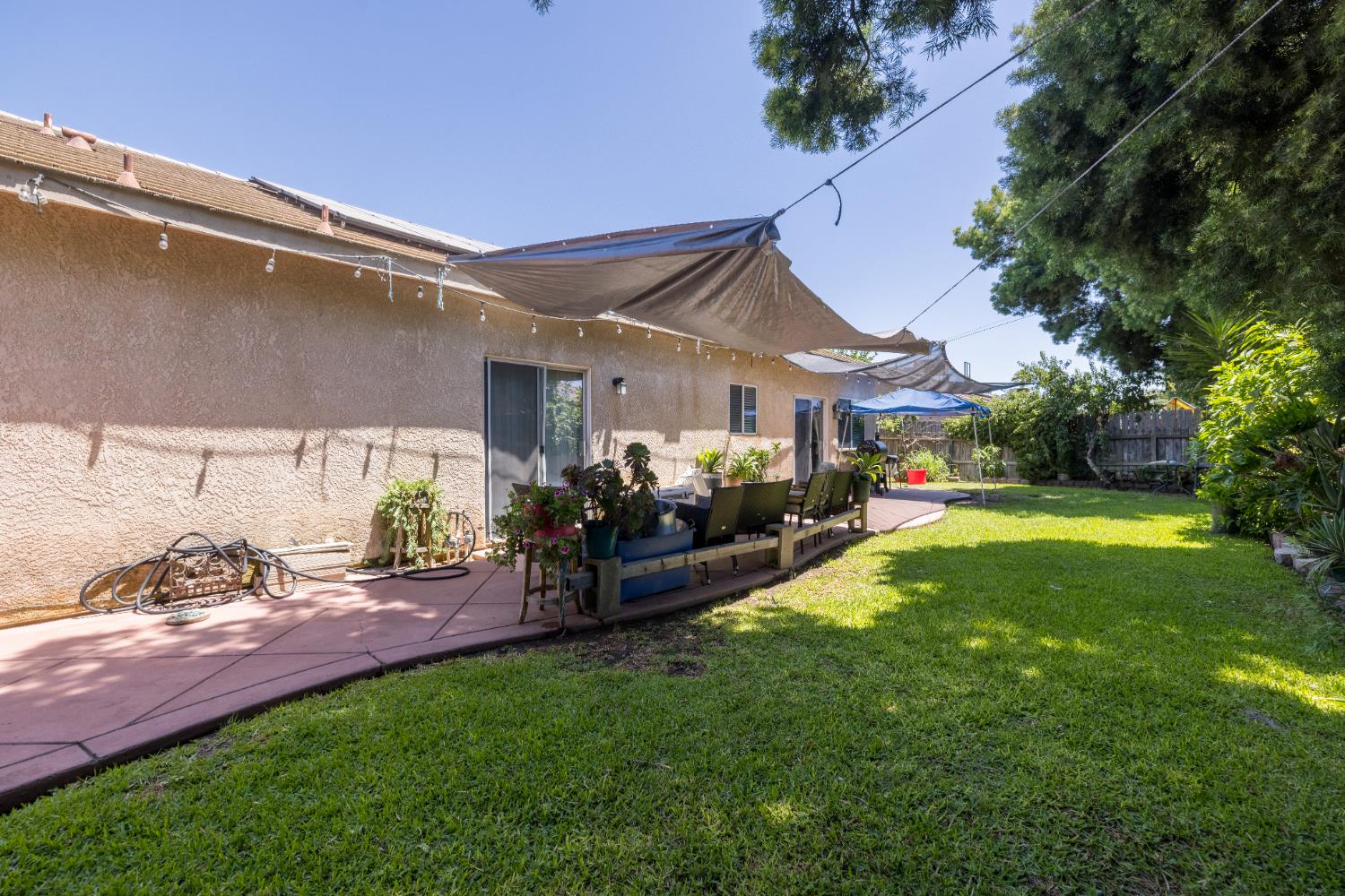 279 N Douglas, Fresno, CA 93727