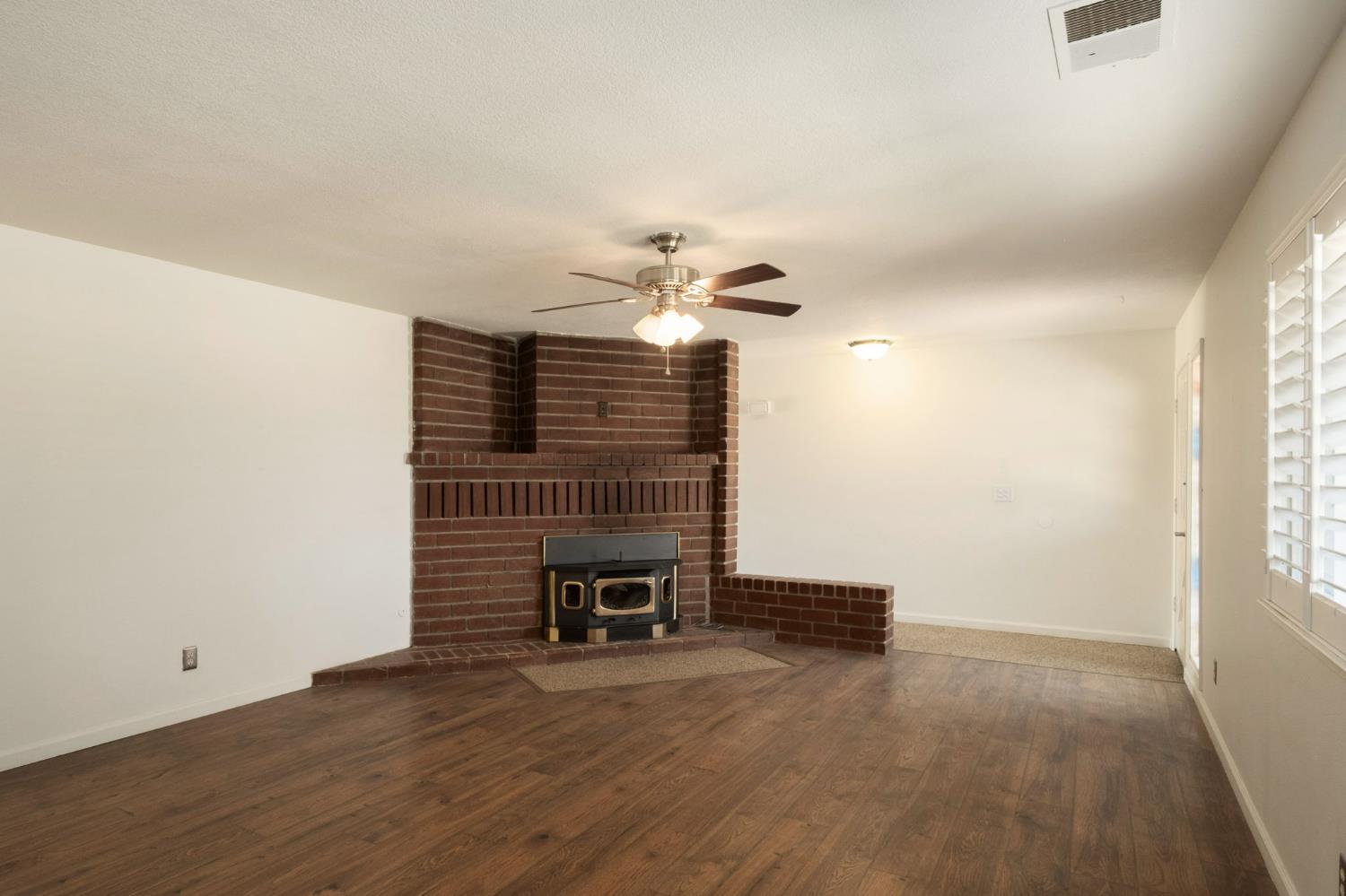 35580 John Albert Dr, Madera, CA 93636