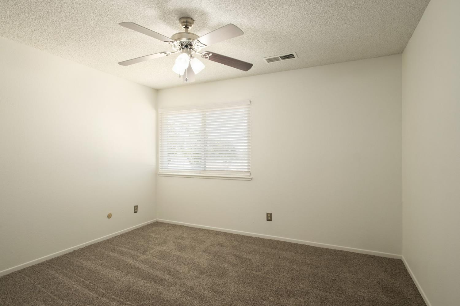 35580 John Albert Dr, Madera, CA 93636