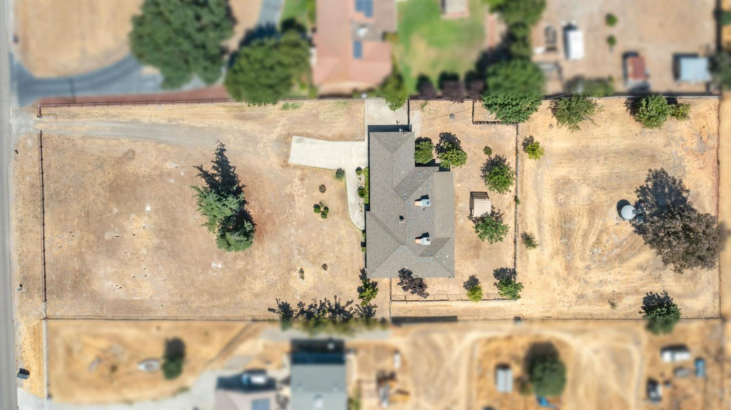 35580 John Albert Dr, Madera, CA 93636