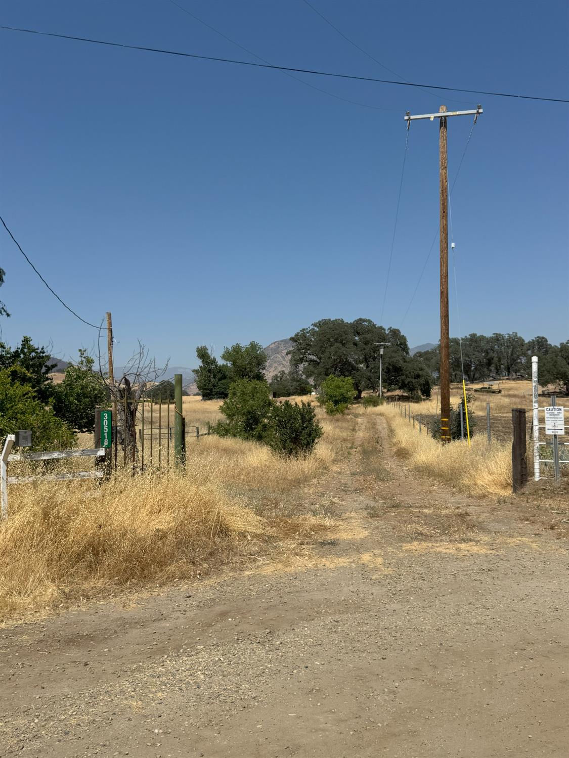 30518 George Smith Rd, Yokuts Valley, CA 93675