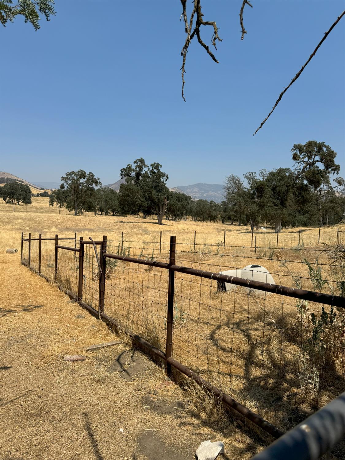 30518 George Smith Rd, Yokuts Valley, CA 93675