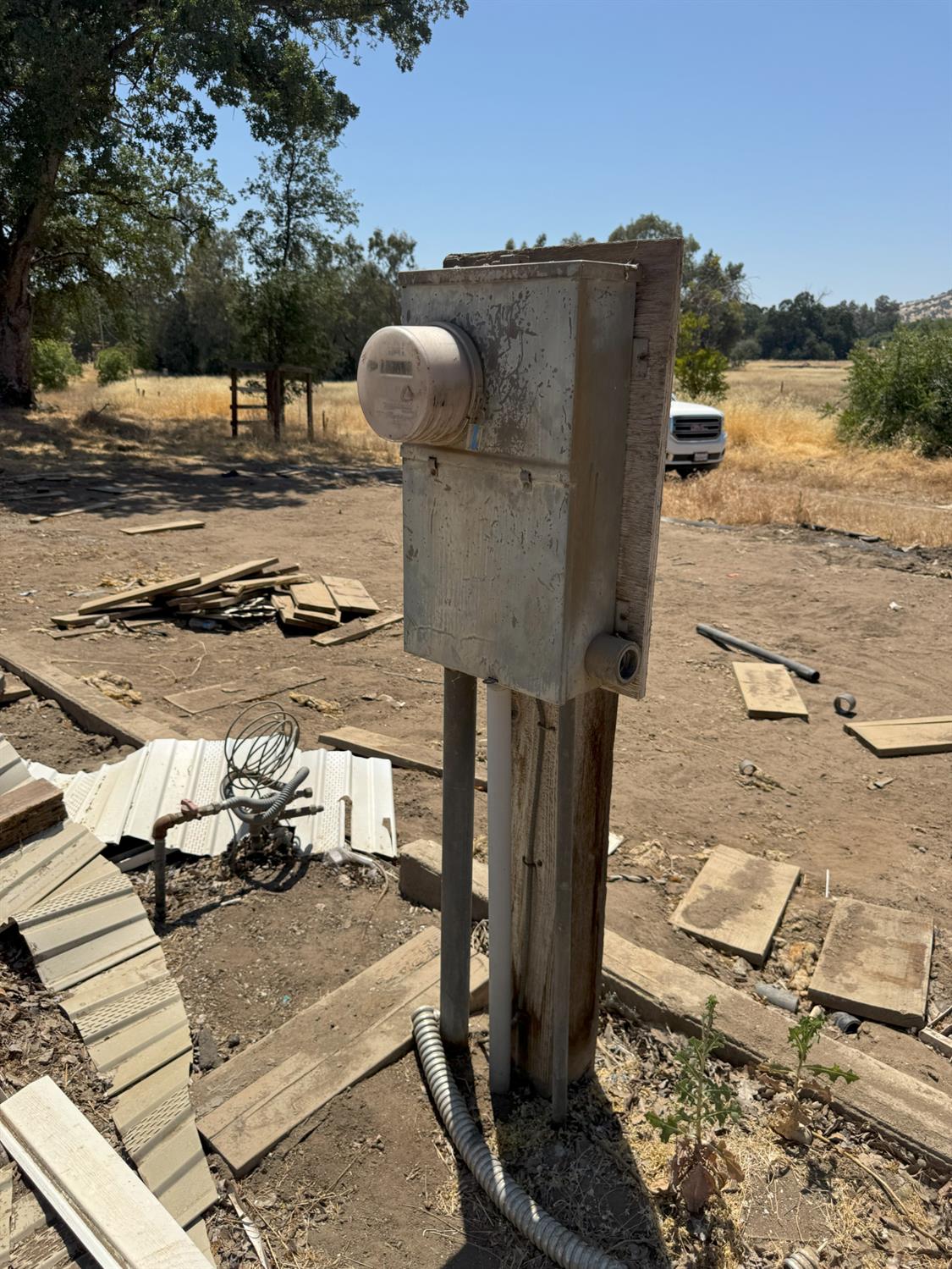 30518 George Smith Rd, Yokuts Valley, CA 93675