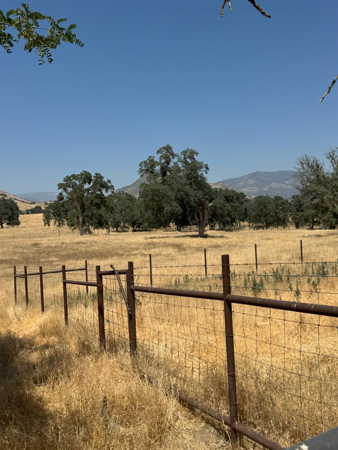 30518 George Smith Rd, Yokuts Valley, CA 93675