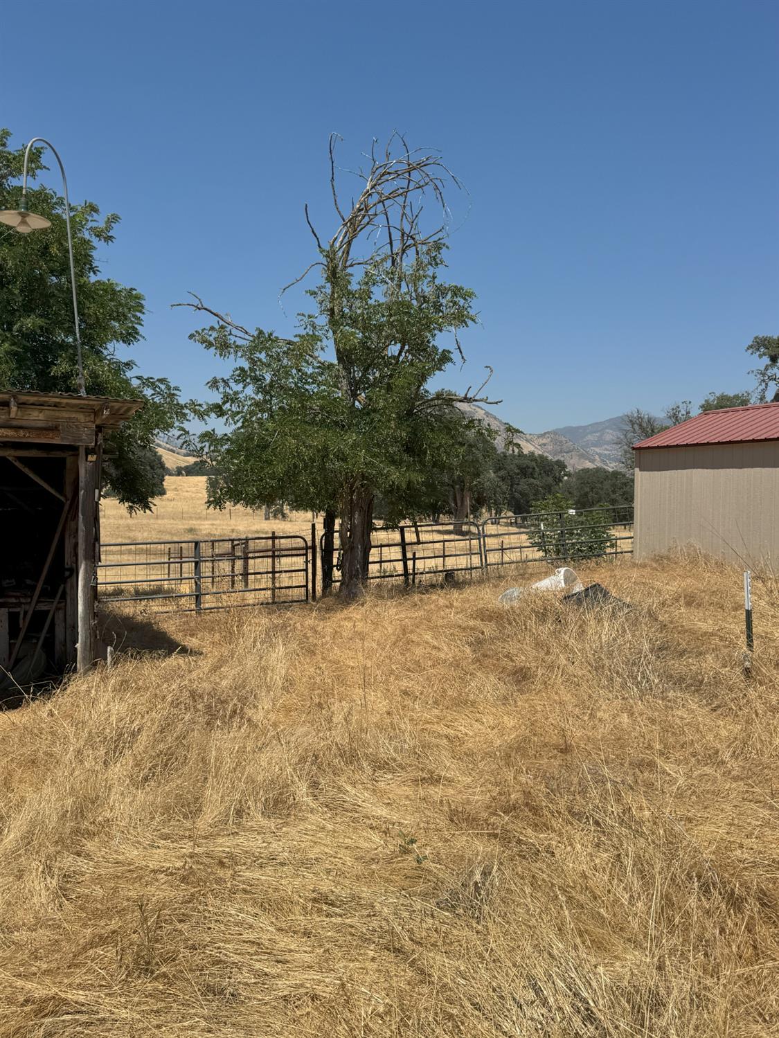 30518 George Smith Rd, Yokuts Valley, CA 93675