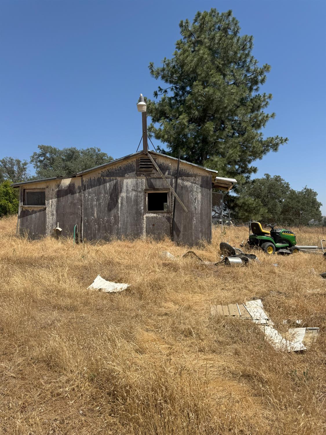 30518 George Smith Rd, Yokuts Valley, CA 93675