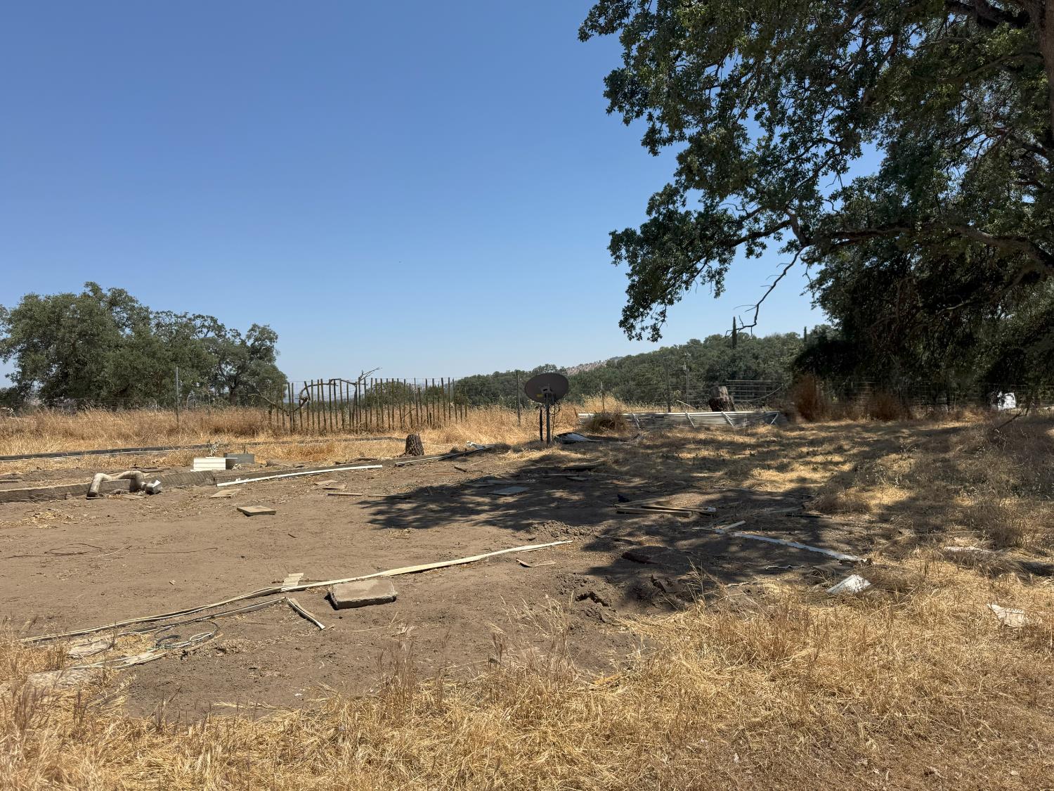 30518 George Smith Rd, Yokuts Valley, CA 93675