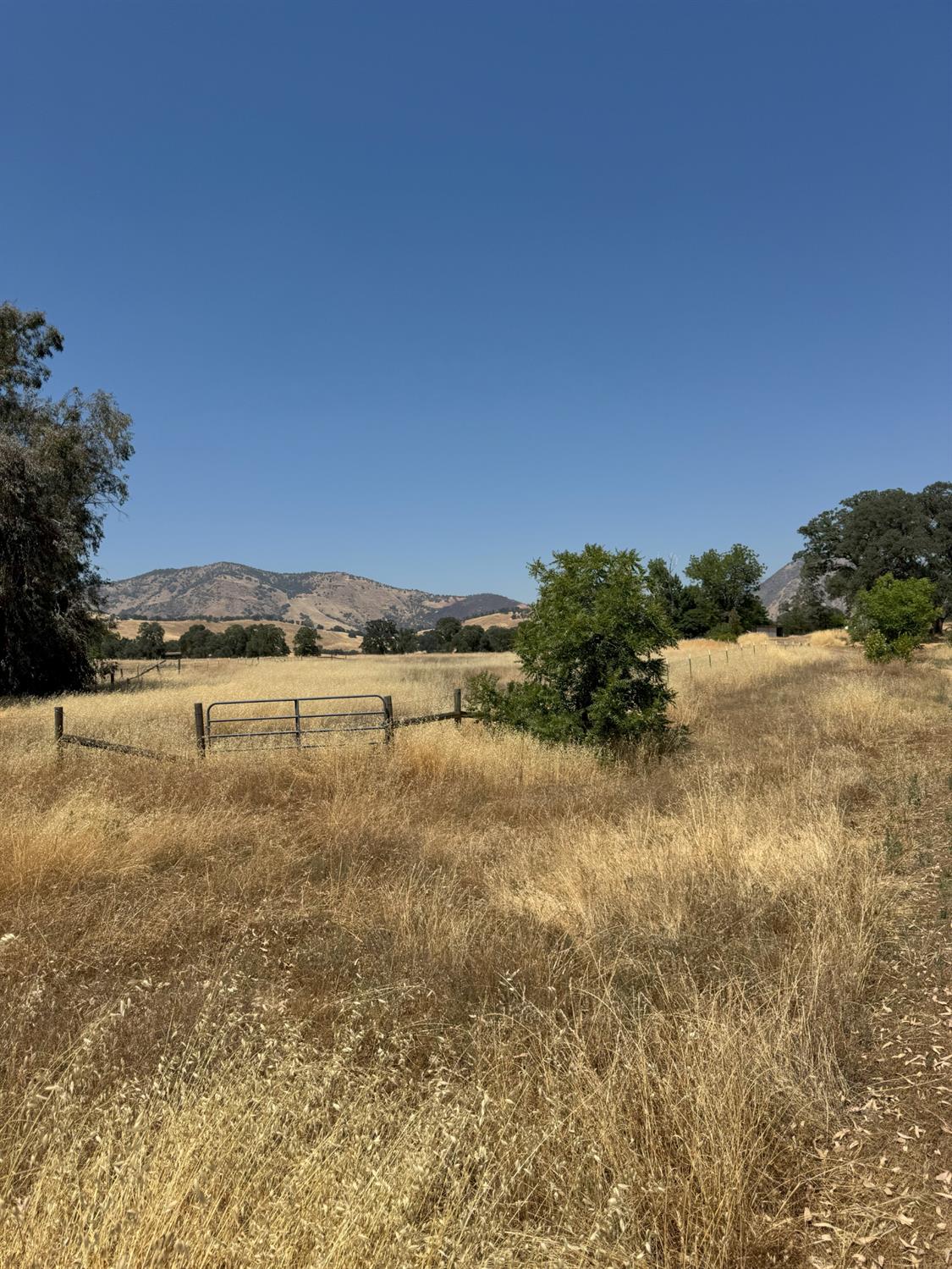 30518 George Smith Rd, Yokuts Valley, CA 93675