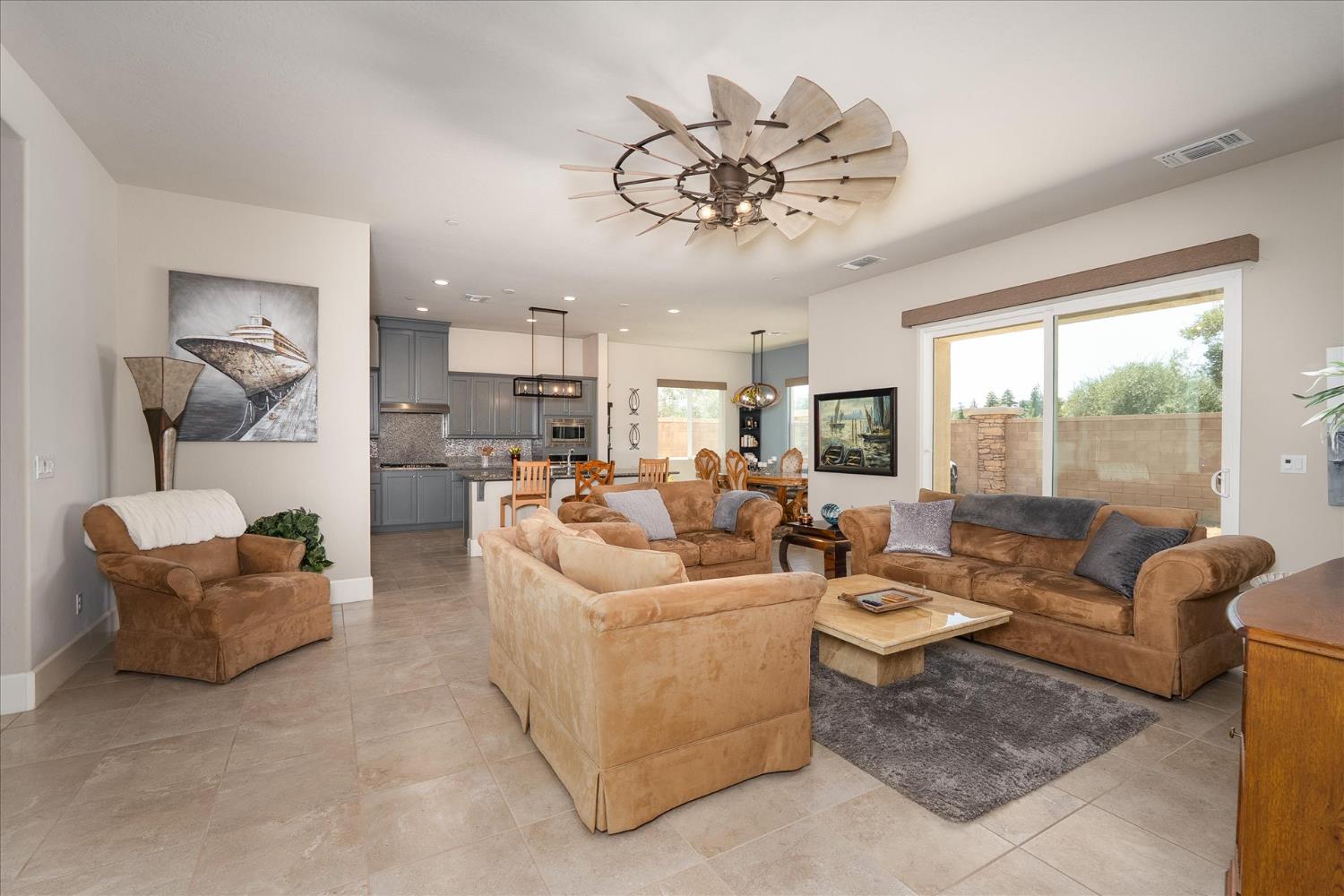 602 Pinnacle Dr W, Madera, CA 93636