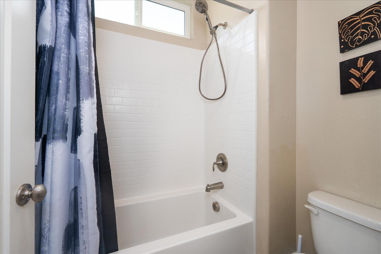 602 Pinnacle Dr W, Madera, CA 93636