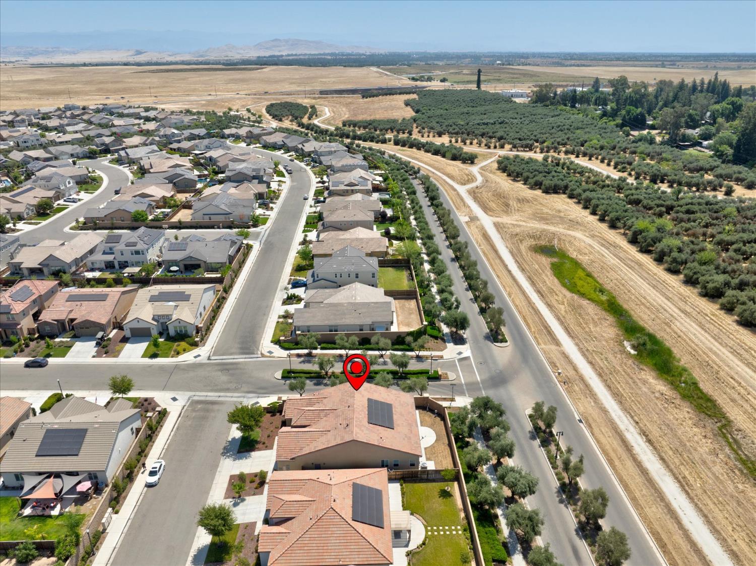 602 Pinnacle Dr W, Madera, CA 93636