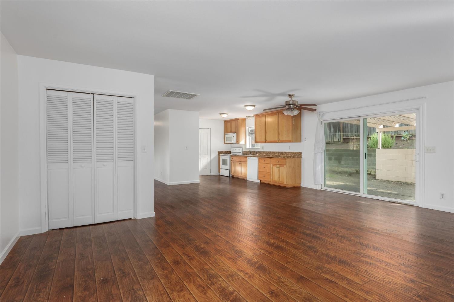 40885 Elliott Dr, Oakhurst, CA 93644