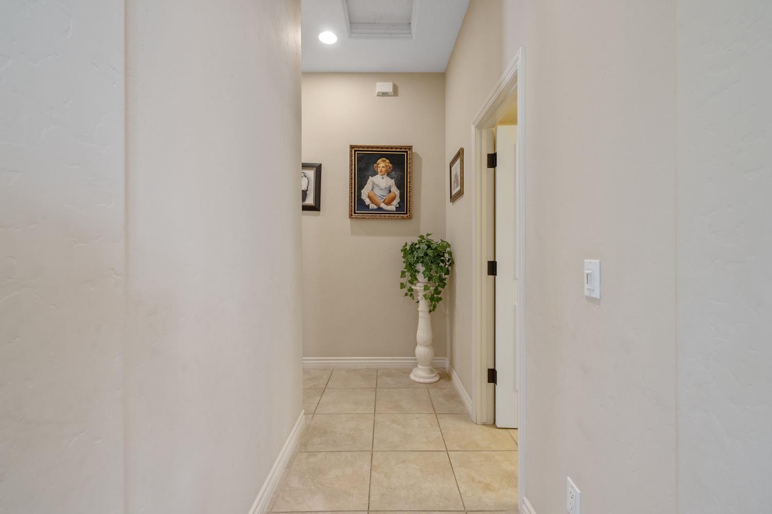 4638 W Lark Ct, Visalia, CA 93291