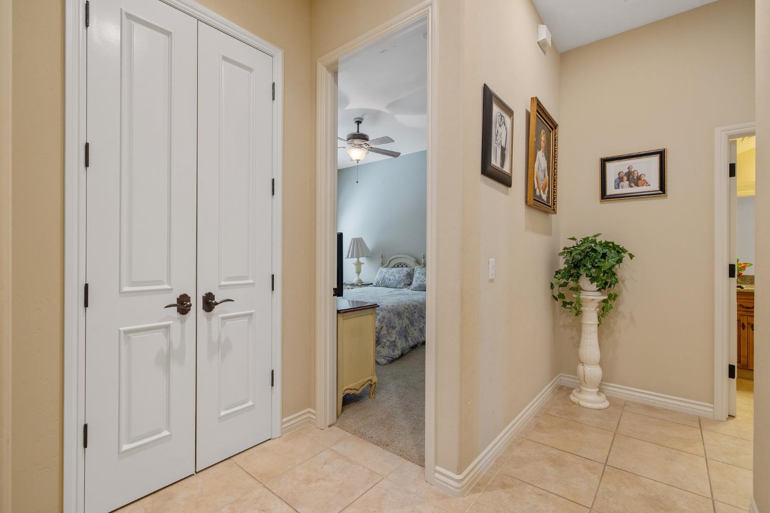 4638 W Lark Ct, Visalia, CA 93291