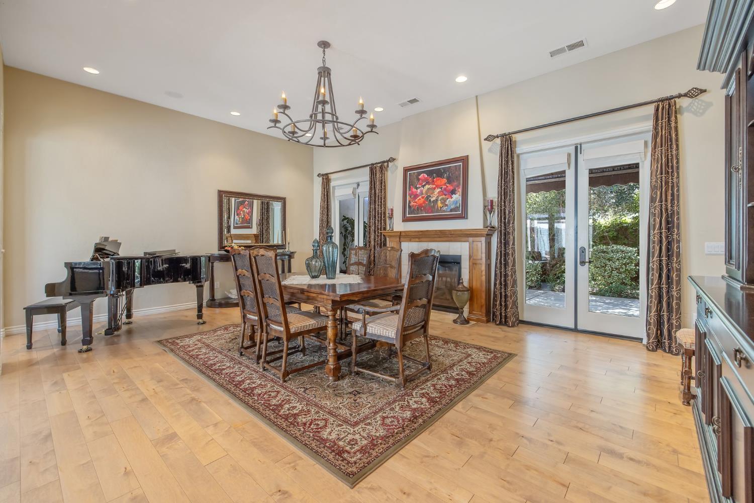 4638 W Lark Ct, Visalia, CA 93291