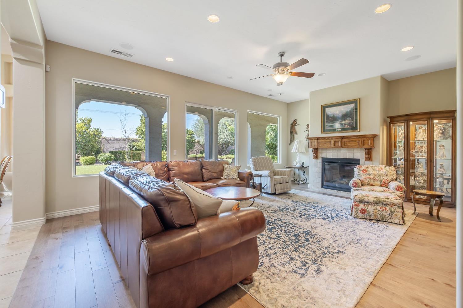 4638 W Lark Ct, Visalia, CA 93291