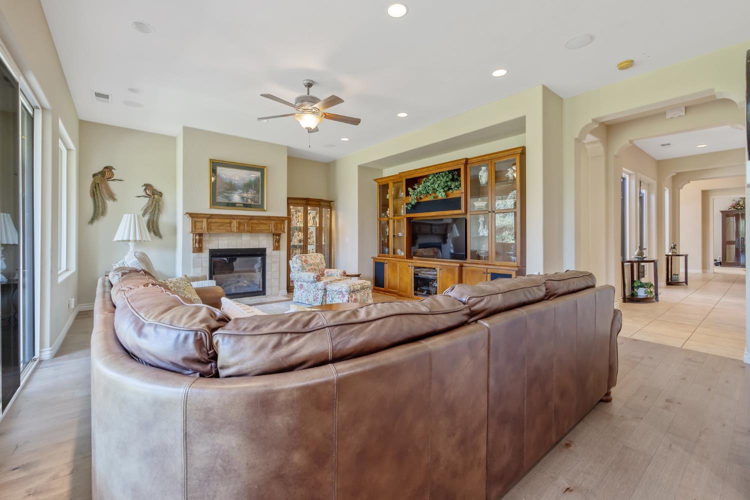 4638 W Lark Ct, Visalia, CA 93291