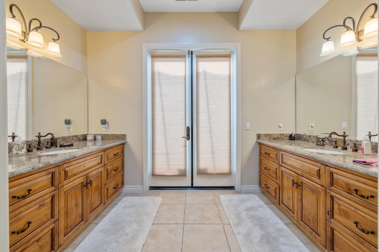 4638 W Lark Ct, Visalia, CA 93291